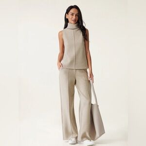 OGL Wide-Leg Pants in Light Beige/Cream